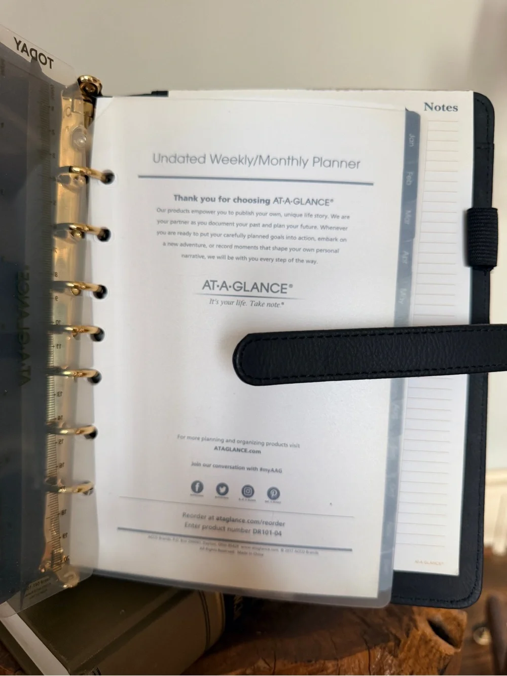 AT-A-GLANCE Black Faux Leather 7-Ring Undated Planner Organizer Gold Hardware.
